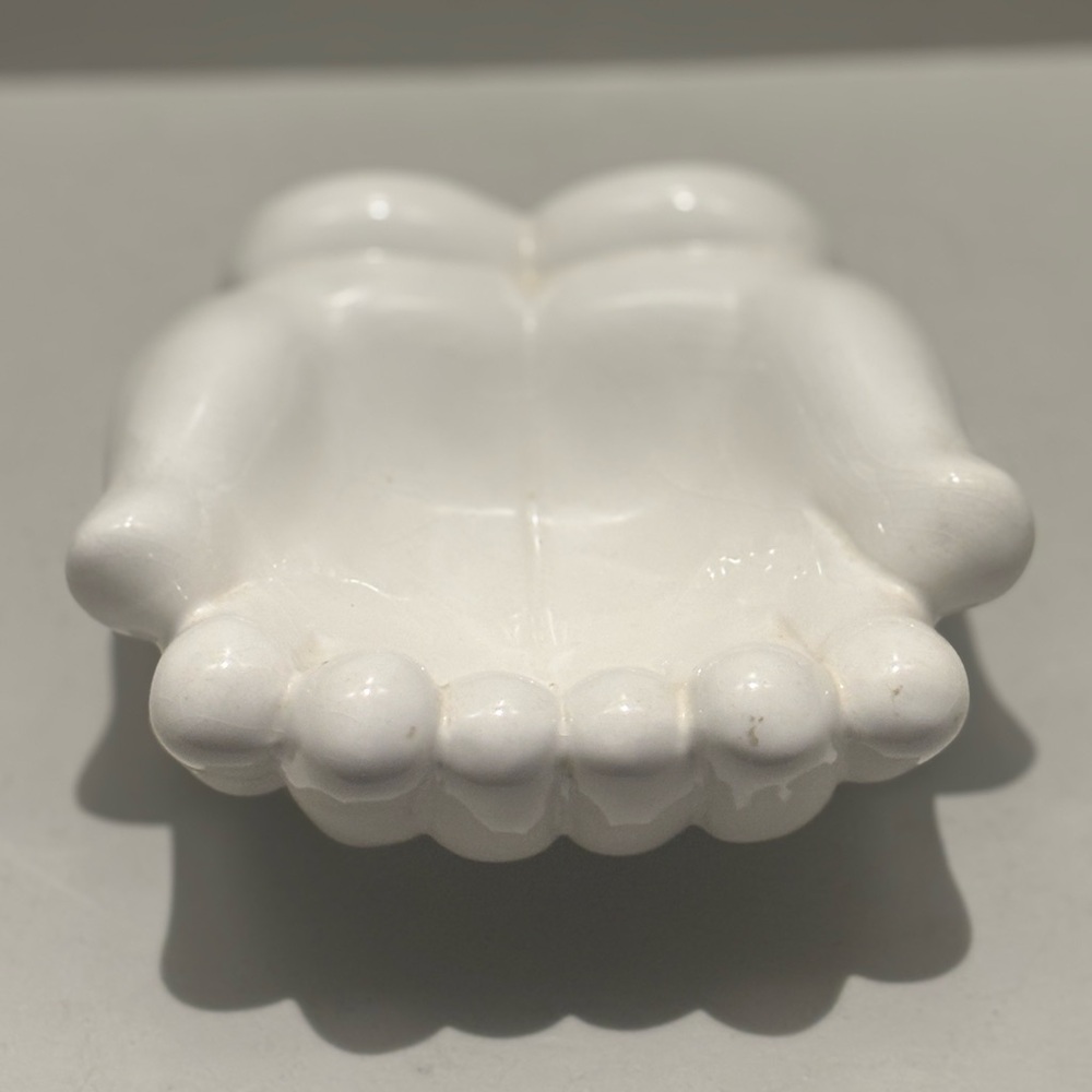 Ceramic Disney Mickey & Minnie Mouse trinket/card soap vanity holder white glove